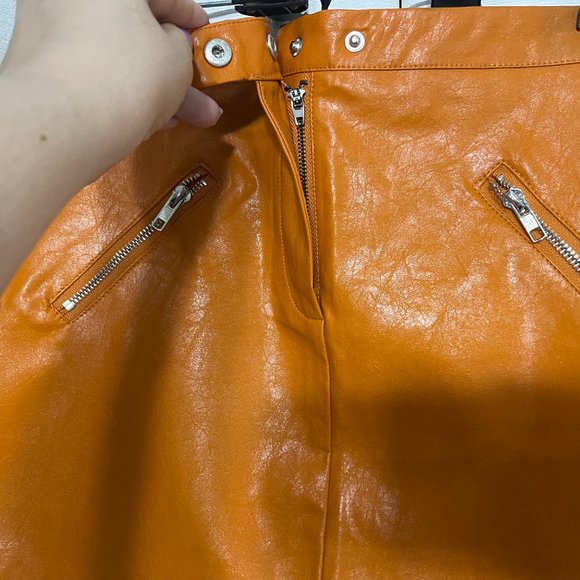 SHINESTAR Mini Skirt. Color orange. Faux Leather. Size L - Picture 4 of 11